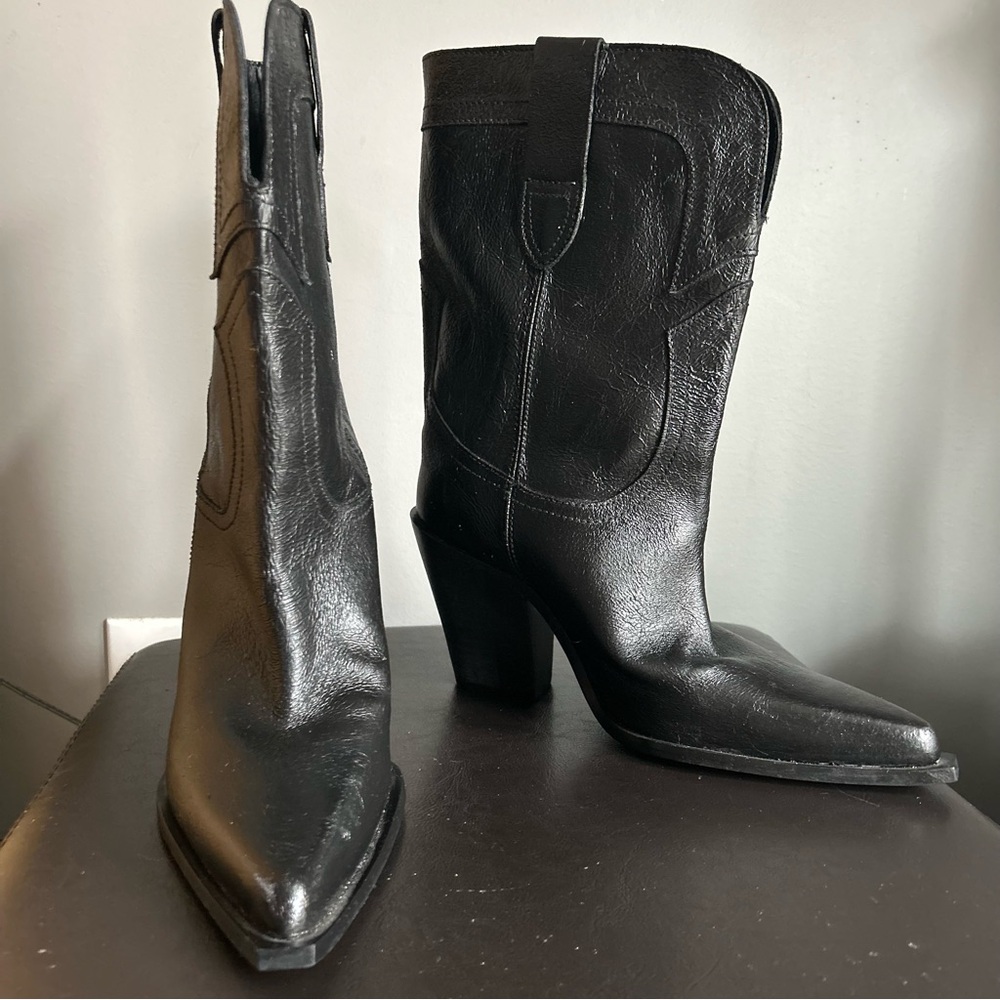 Toral Helga Black Leather Heeled Western Ankle Boots